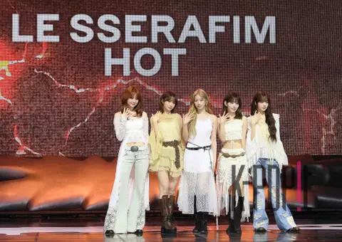 LE SSERAFIM — Showcase