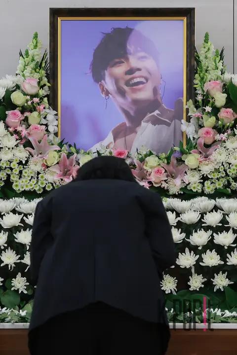 Whee Sung — Funeral