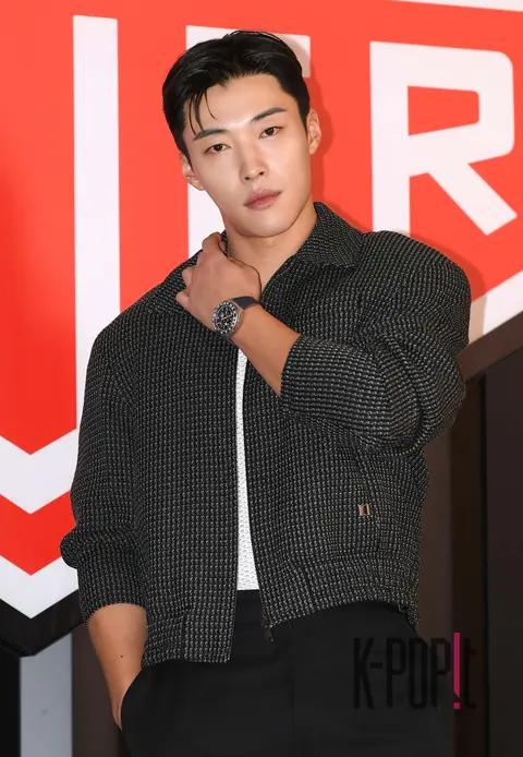 Woo Do-hwan — Launch