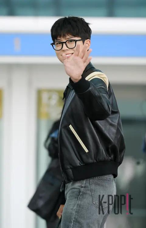 Park Bo-gum — Airport