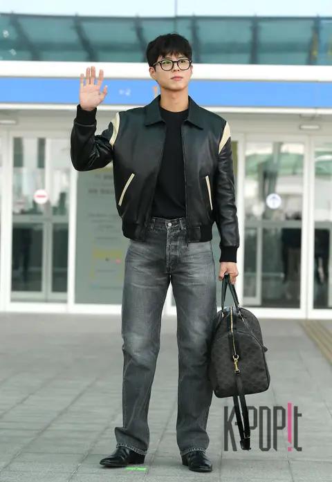 Park Bo-gum — Airport