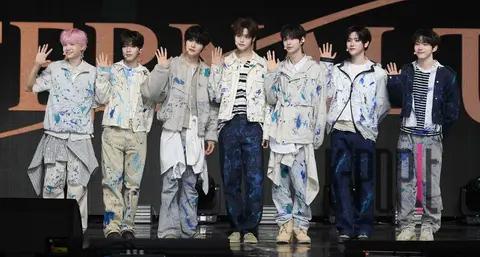 Close Your Eyes — Close Your Eyes Debut Showcase