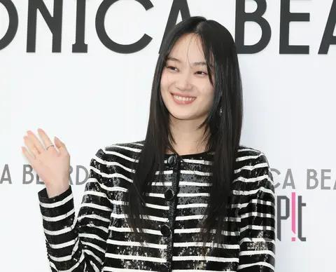 Shin Hyun-ji — Launch