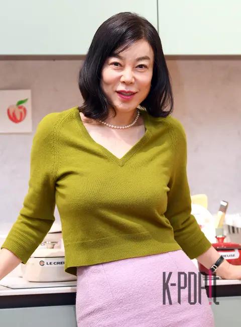 Choi Hwa-jung — Launch