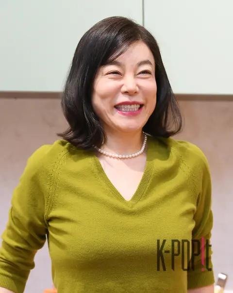 Choi Hwa-jung — Launch