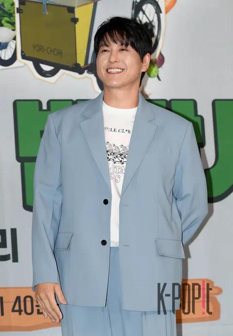 Ryu Su-young — Street Rice Bowl Seller Production Briefing