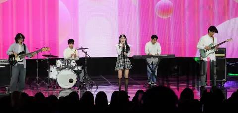 Shin Ui-jin — The Show