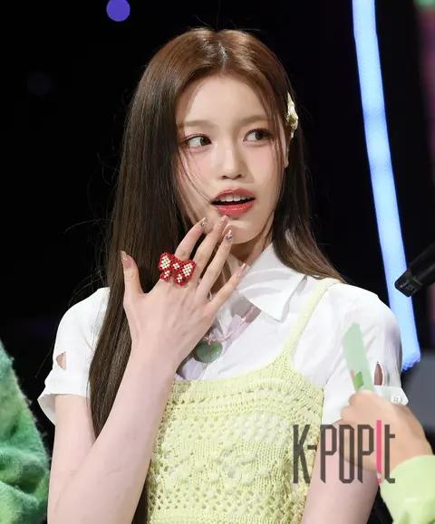 Izuna Jeong Sae-bi — The Show