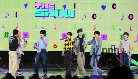 Close Your Eyes — The Show