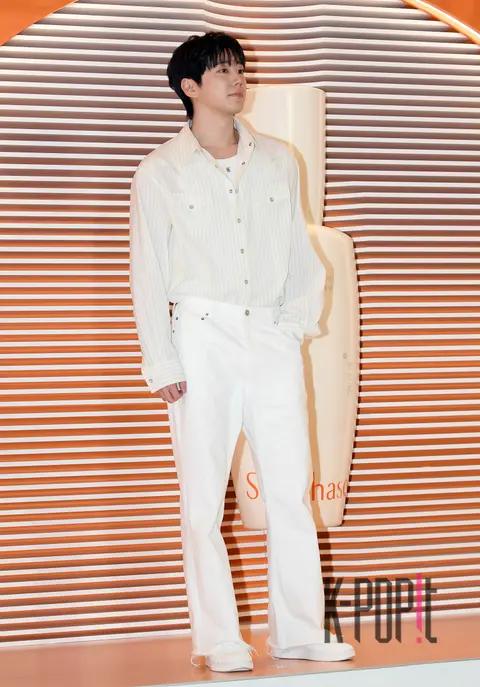 Lee Jun-young — Launch