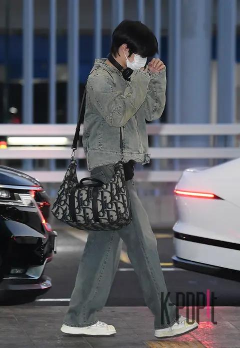Beomgyu (TXT) — Airport