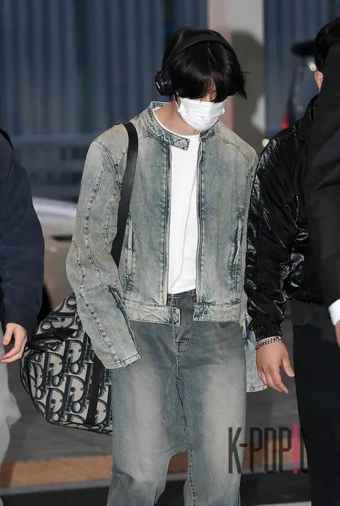 Beomgyu (TXT) — Airport