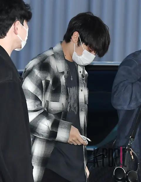Huening Kai (TXT) — Airport
