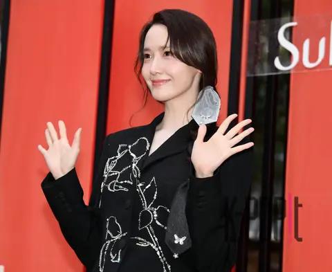 YoonA — Launch