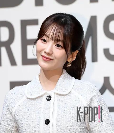 Cho Yi-hyun — Launch