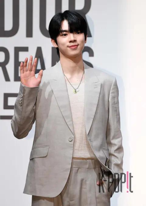 Cha Jun-hwan — Launch