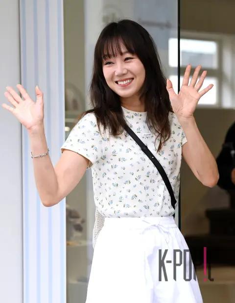 Gong Hyo-jin — Launch