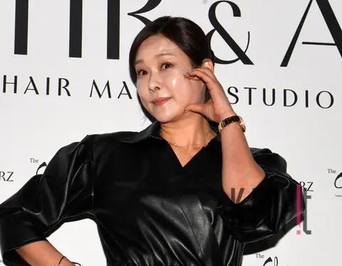 Hyun-young — Launch
