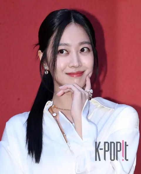 Jo Bo-ah — Launch