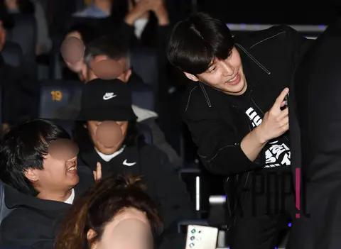 Kang Ha-neul — Opposition Party Stage Greeting