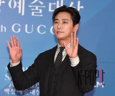 Joo Ji-hoon — Baeksang Arts Awards Red Carpet
