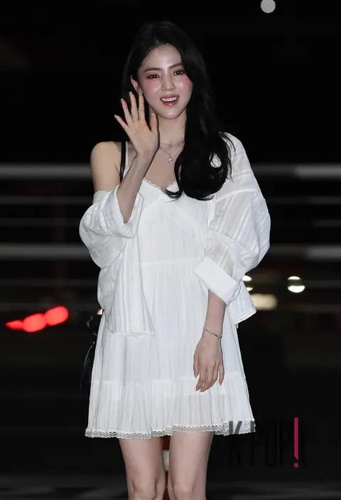 Han So-hee — Airport