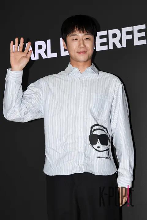 Jung Jun-won — Launch