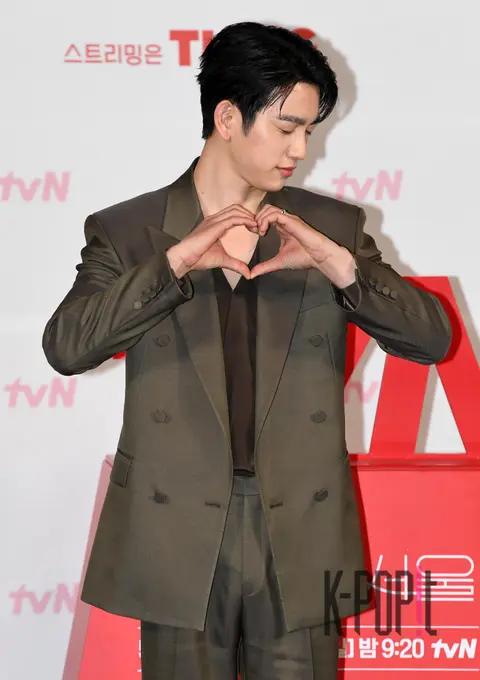 Park Jin-young — Unknown Seoul Production Briefing