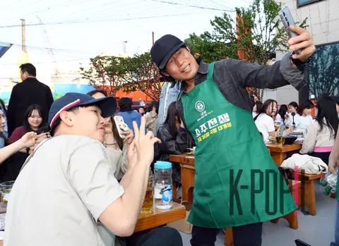 Yoo Hae-jin — Soju Wars Soju Tent Bar Opening