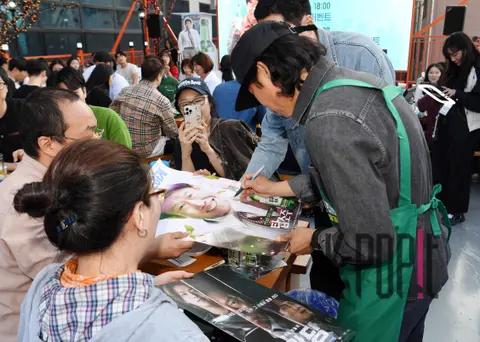 Yoo Hae-jin — Soju Wars Soju Tent Bar Opening