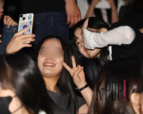 Lee Jae-in — High Five Stage Greeting