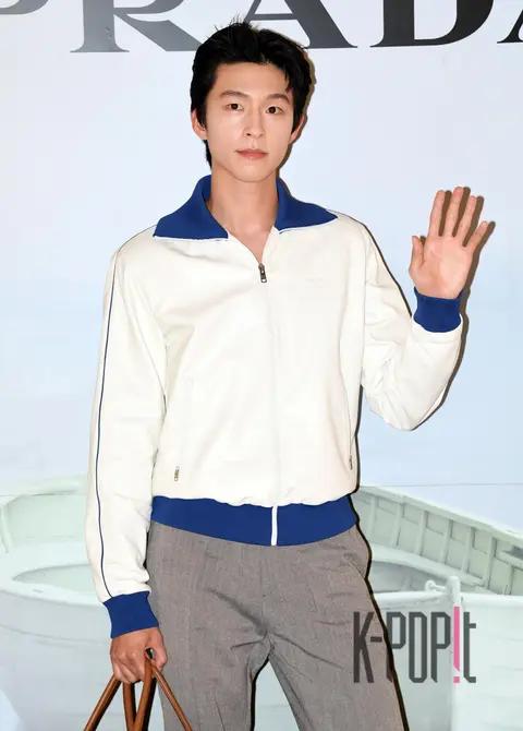Hong Kyung — Launch