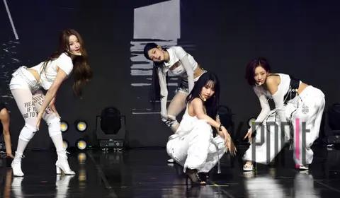KISS OF LIFE — Showcase