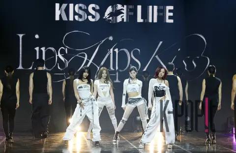 KISS OF LIFE — Showcase