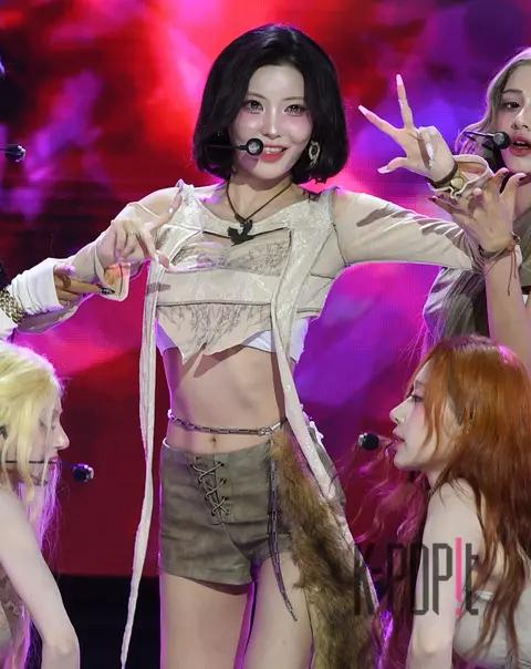 Niz (Exine) — The Show