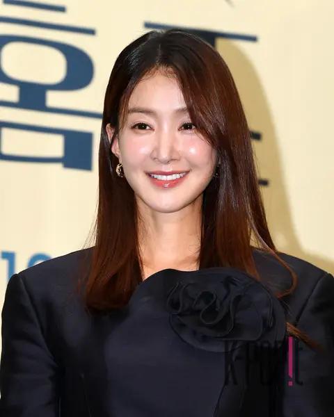 Lee Si-young — Salon de Homes Production Briefing