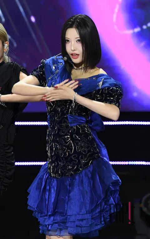 Niz (Exine) — The Show