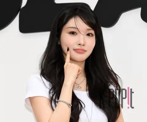 CHUNG HA — Launch