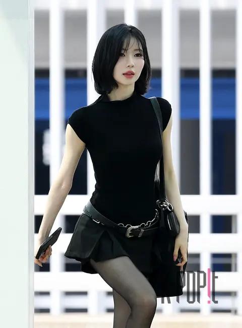 ASSA (BABYMONSTER) — Airport