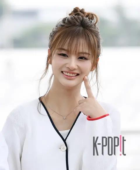 Seol-yun (NMIXX) — Airport