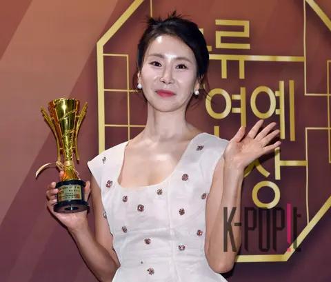 Han Da-gam — Korean Wave Entertainment Awards Red Carpet