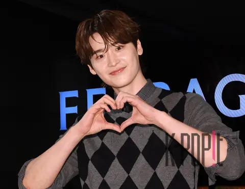 Lee Jong-suk — Launch