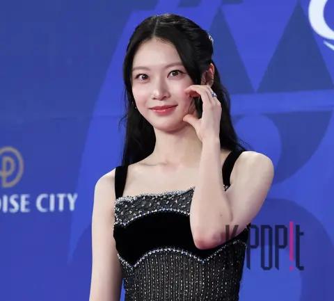 Gong Seung-yeon — Blue Dragon Series Awards Red Carpet