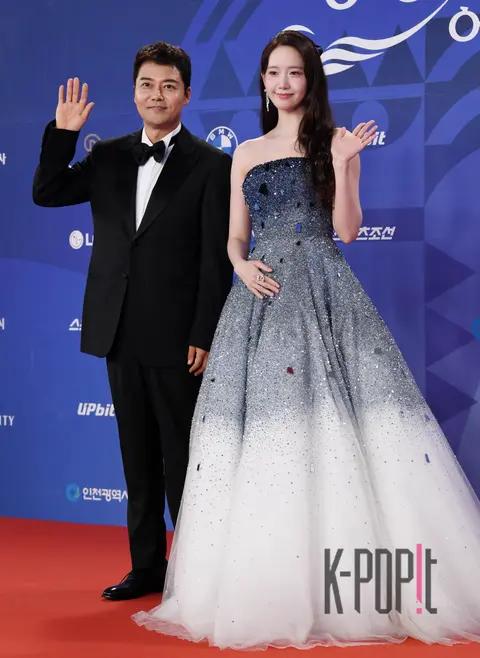 YoonA, Jeon Hyun-moo — Blue Dragon Series Awards Red Carpet
