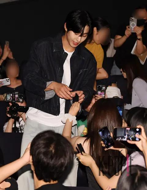 Ahn Hyo-seop — Omniscient Reader Stage Greeting