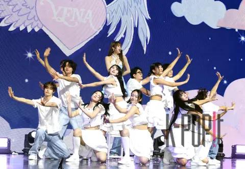 Choi Ye-na — Showcase