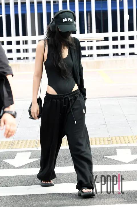JENNIE (BLACKPINK) — Airport