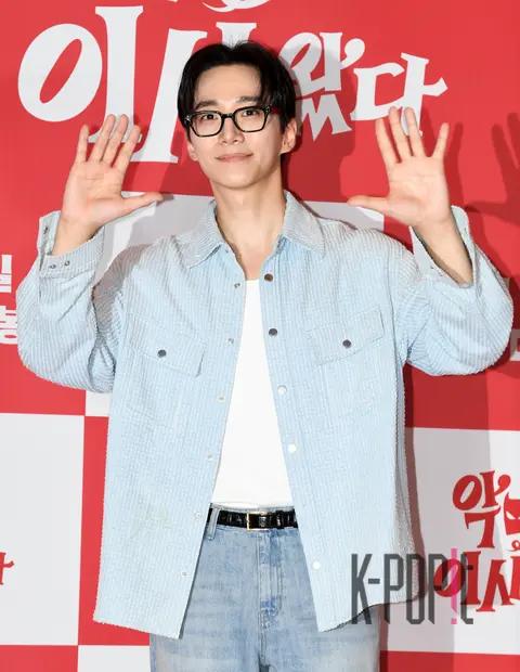 Lee Junho — Doom at Your Service VIP Premiere
