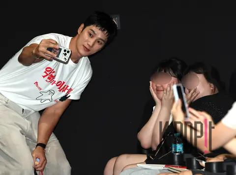 Ahn Bo-hyun — The Devil Has Arrived Stage Greeting