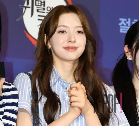 Moon Chanel (FIFTY FIFTY) — Demon Slayer Red Carpet